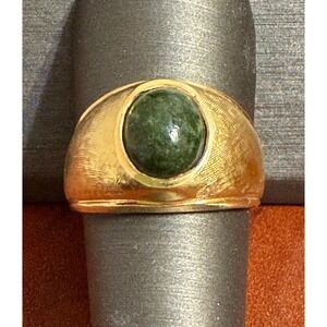 Vintage Karatclad 18K HGE Gold Ring Green Cabochon Stone Size 10